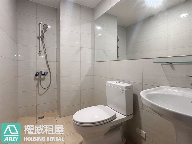 入主東區學校住宅商圈雙效店面｜昕視界稀有釋出