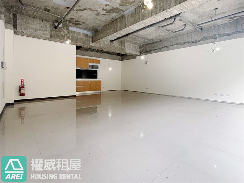 入主東區學校住宅商圈雙效店面｜昕視界稀有釋出
