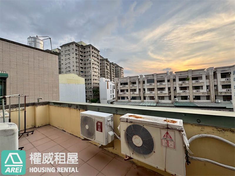 御墅林楓雙車墅｜崇蘭學區獨享大地坪雙主臥大浴缸