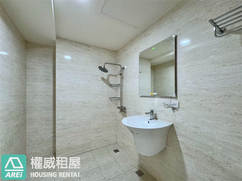 愛河灣+海音館海景首排｜愛情河左岸全新未住2房