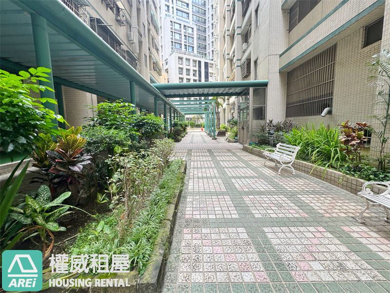 10%公設比!建工商圈公園平車3+1房