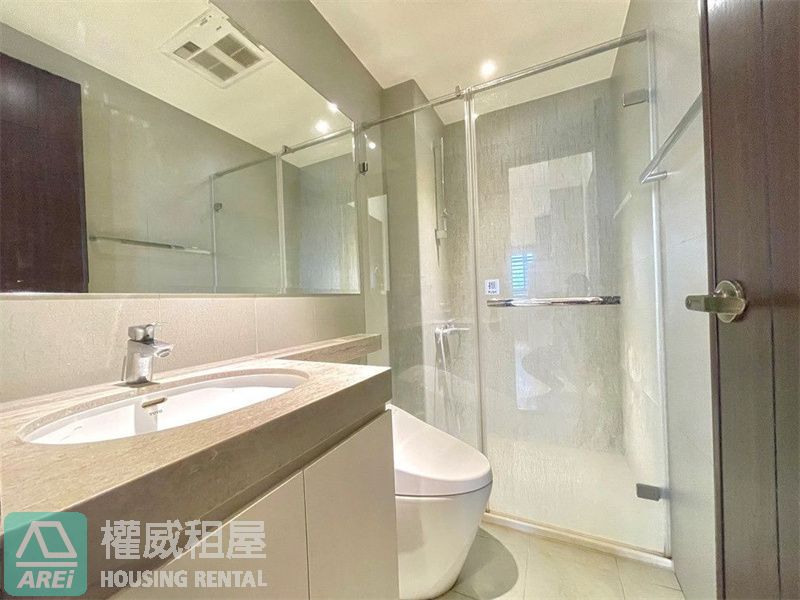 亞灣海景第一排｜隆大鳳凰真愛2房2衛景觀車位宅