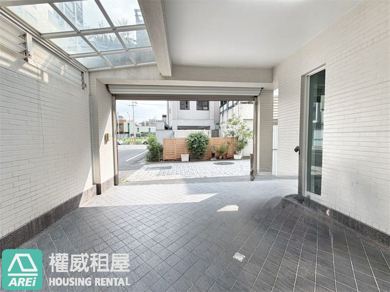 善化核心生活圈｜自有車庫｜露臺邊間美墅