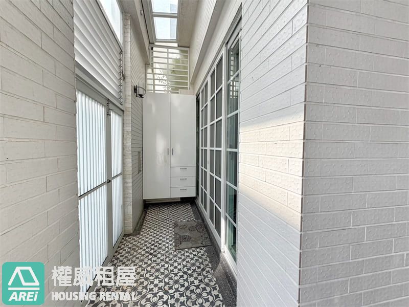 善化核心生活圈｜自有車庫｜露臺邊間美墅