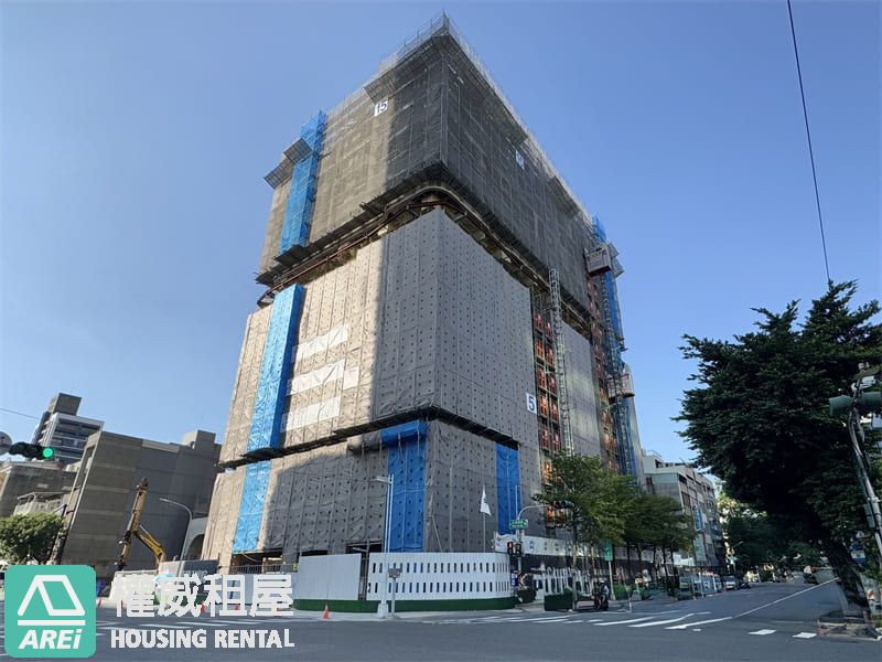 港灣一號院｜稀有釋出無敵海景泳池2房平車