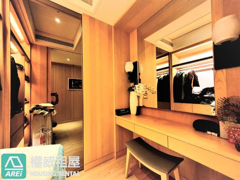 高美館國王傳奇2｜泳池奢華三房三陽台｜尊榮平車宅