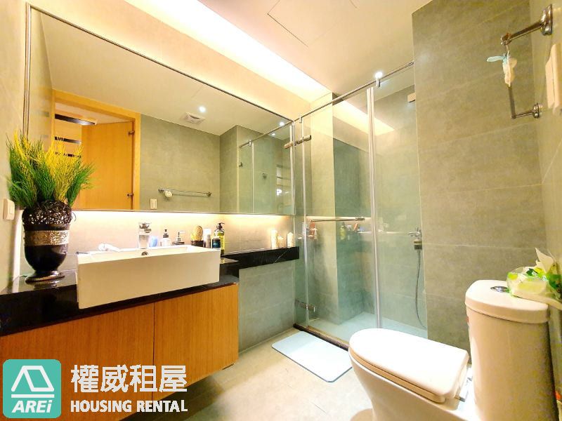 高美館國王傳奇2｜泳池奢華三房三陽台｜尊榮平車宅