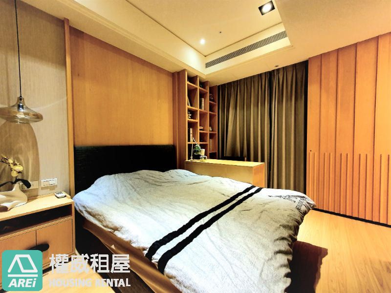 高美館國王傳奇2｜泳池奢華三房三陽台｜尊榮平車宅