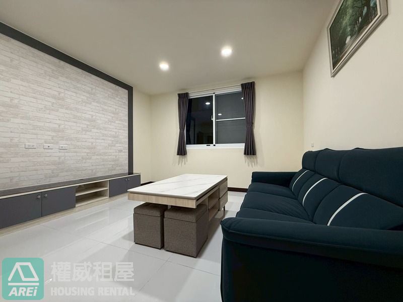 鳳山華鳳特區⭐全屋翻新採光邊間車庫透天