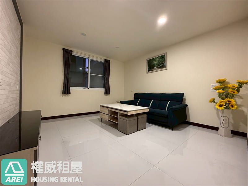 華鳳特區全屋翻新大車庫邊間透天