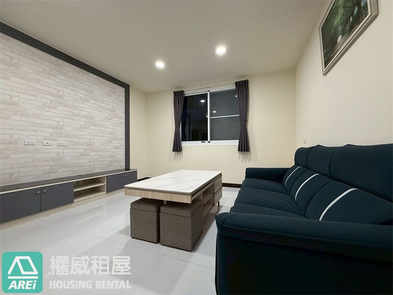 華鳳特區全屋翻新大車庫邊間透天