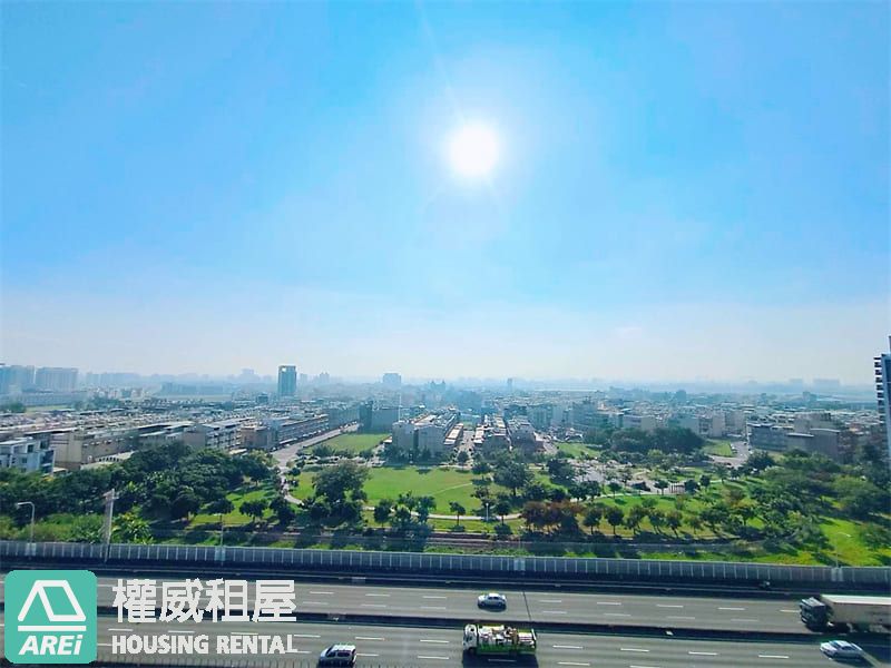 五甲商圈正核心/全新雙面採光2+1房雙衛+車位/高樓景觀宅(超A件)