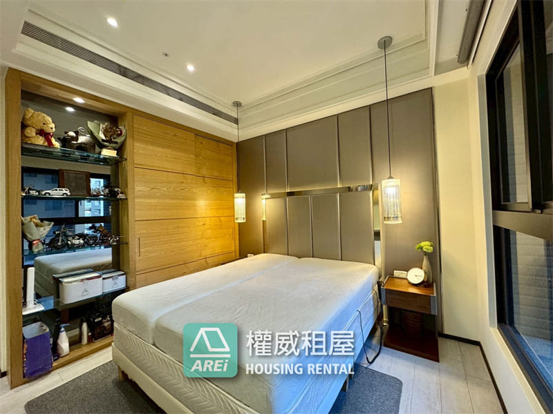 美術館內惟車站｜奢華光影3+1房平車豪邸