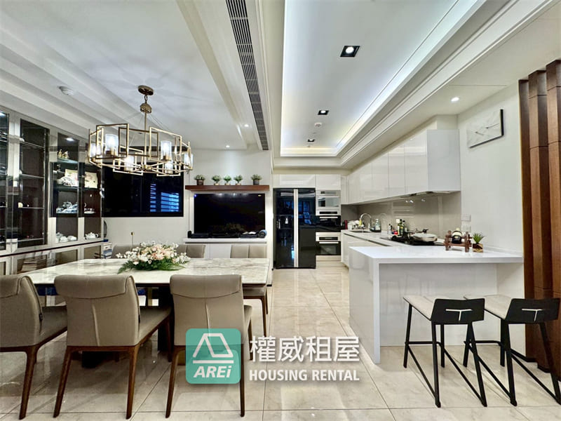 美術館內惟車站｜奢華光影3+1房平車豪邸