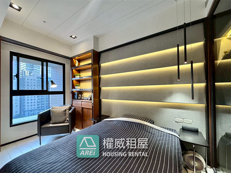 美術館內惟車站｜奢華光影3+1房平車豪邸