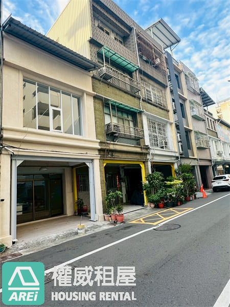 國際觀光鹽埕風華再現臨路超值透天店面(N)