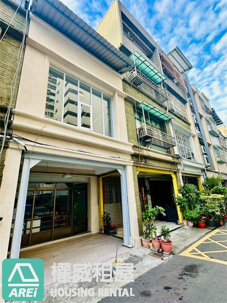 國際觀光鹽埕風華再現臨路超值透天店面(N)