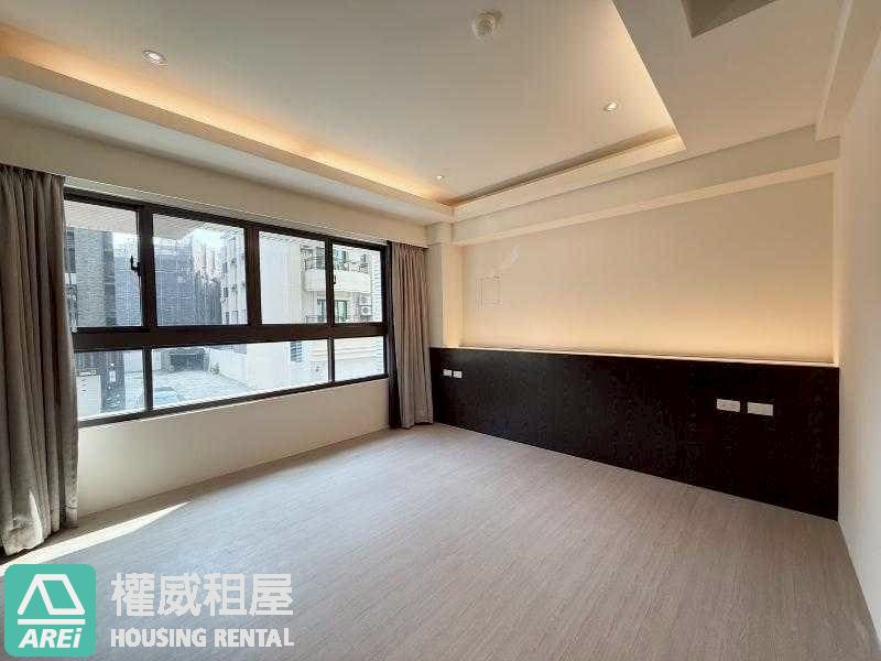 左營高鐵特區｜新光CITY｜寬敞樓中樓3房平車(V)