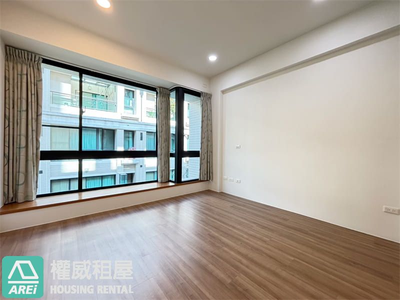 南科LM特區｜住透天也有大樓的便利性｜四房雙車墅(v)