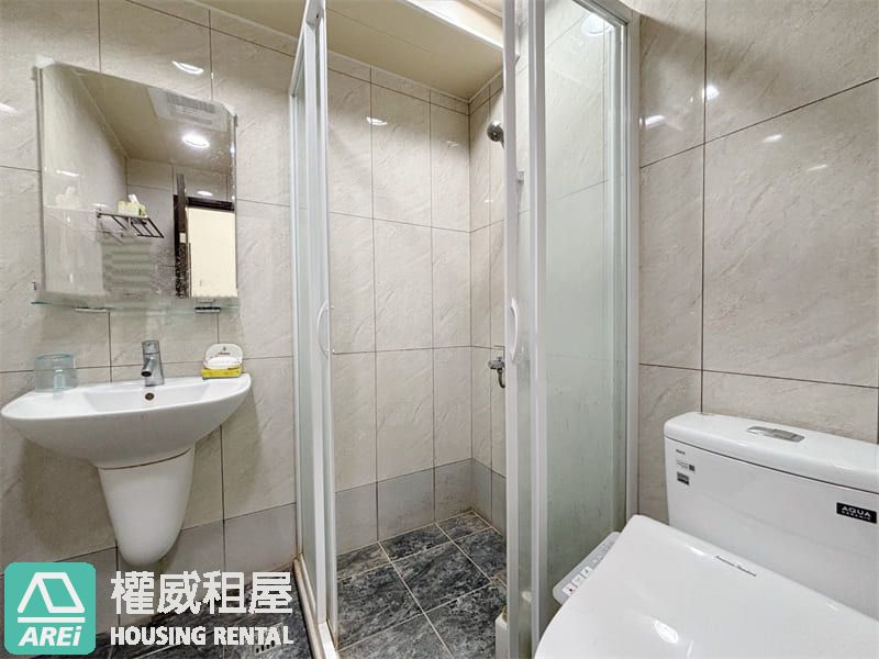 千萬內入主郡都當代｜高醫商圈2房＋車位輕奢宅