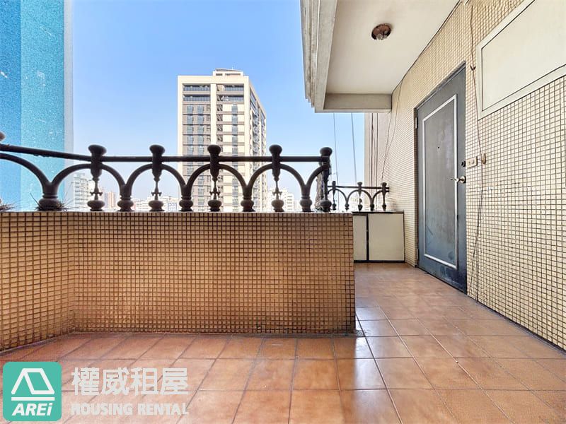 ✨苓雅首府大廈3+1房｜低總價也能住好住滿