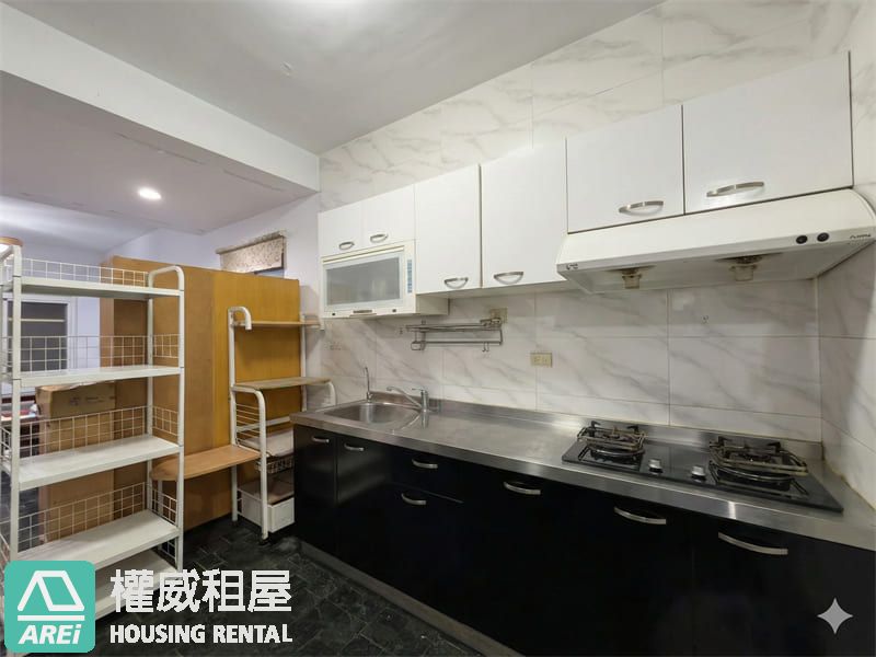 民族大樂旁美魔女！十年微整，邊間車墅顏值正到不行(v)