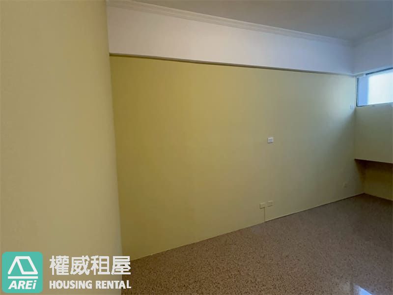 高雄市政府文化中心雙商圈人車潮店面S(v)