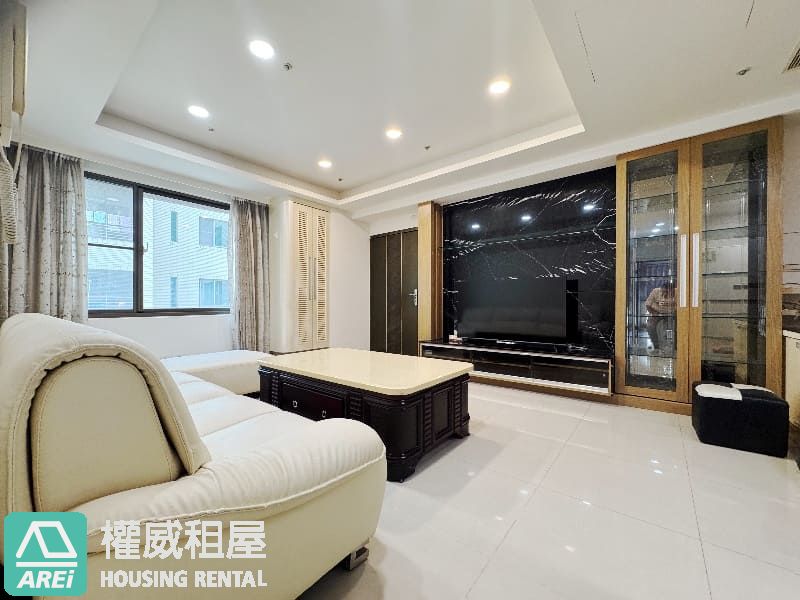 💸錢留著旅遊，這間免整理｜巨蛋高樓三房平車