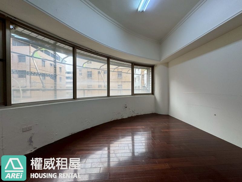 漢神巨蛋瑞豐商圈臨路醒目面寬三角窗(P)