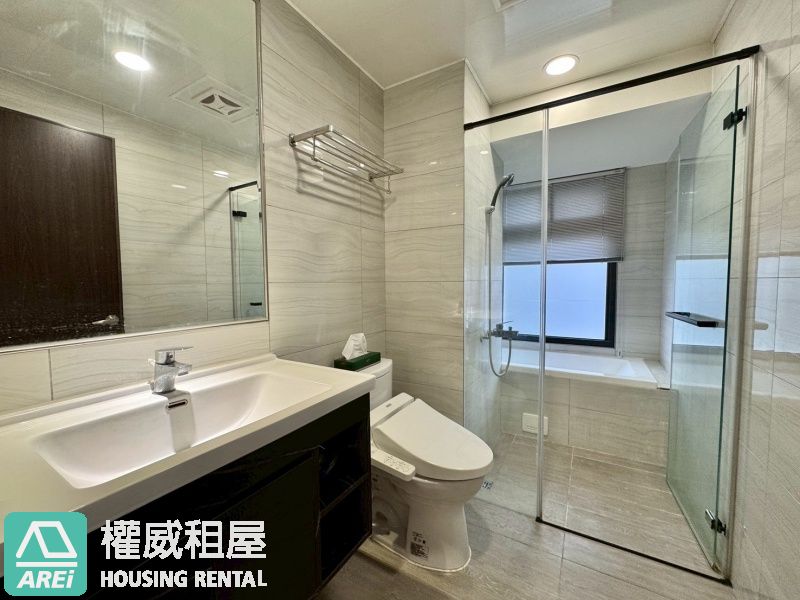 楠梓加工區MRT溫馨亮麗Park one3+1房平車