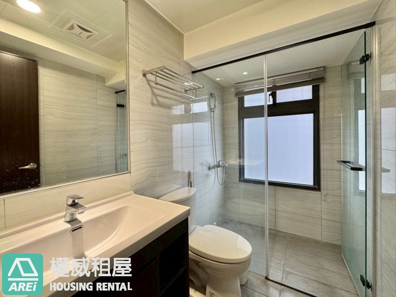 楠梓加工區MRT溫馨亮麗Park one3+1房平車