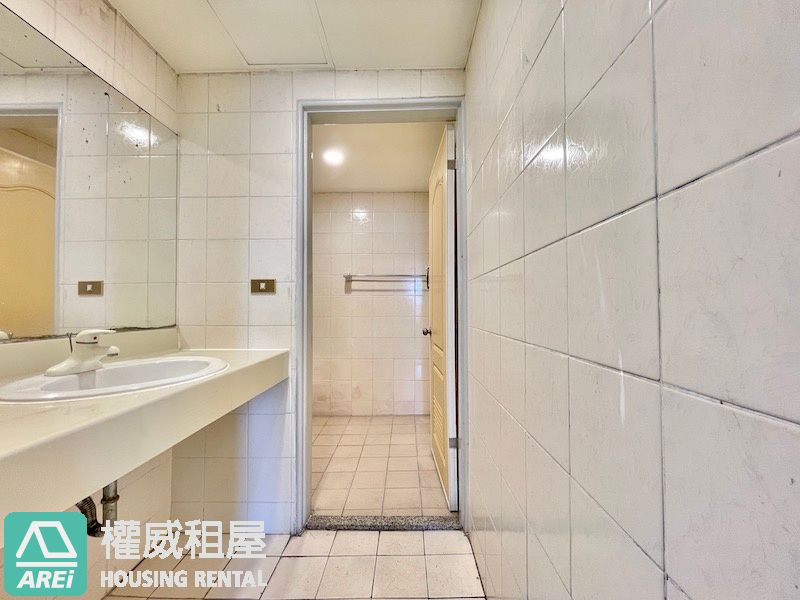 ⭐免拆裝潢～低總價升級文化富人圈四房平車