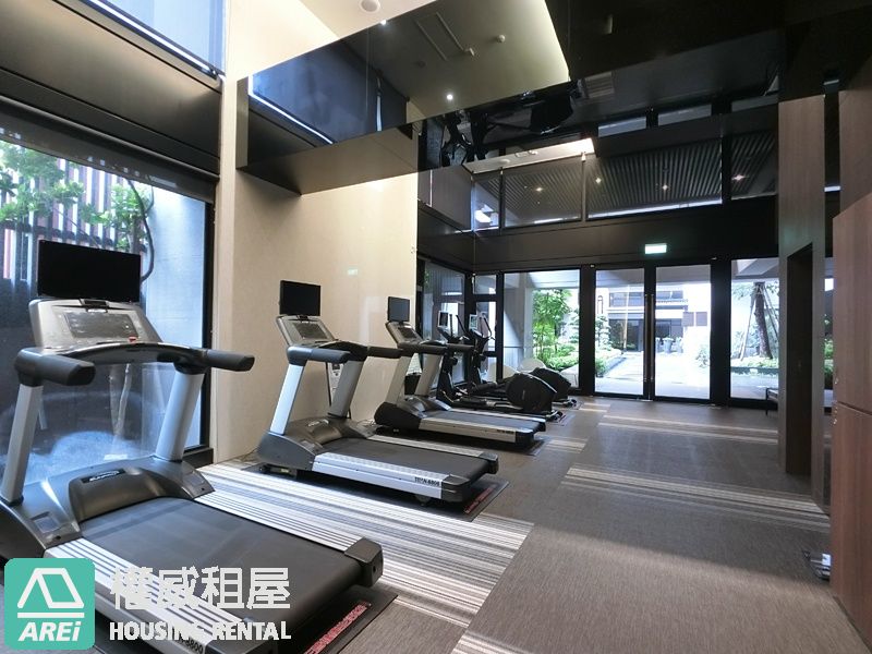 🐎悍馬車都想停的大平面車位｜捷運巨蛋農十六大四房