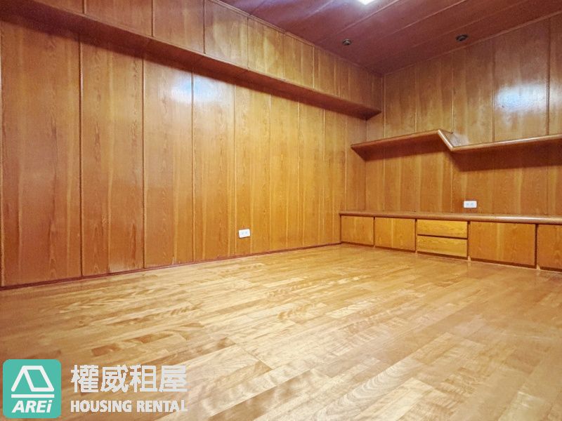 🎨浪漫人生散步愛河與駁二｜採光大空間住辦皆宜