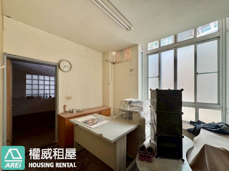 急售🔥高醫岡山🏥樂購廣場雙拼車墅🏰