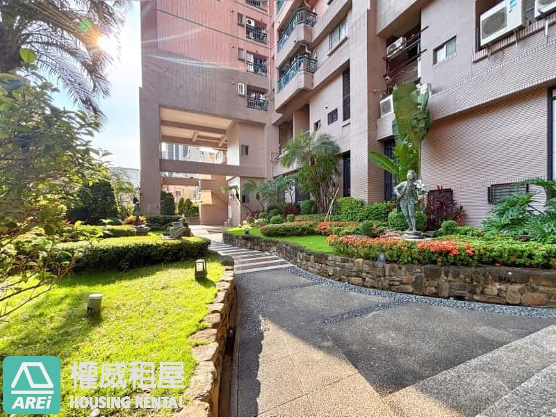 🏠增產報國或三代同堂，亞灣三多商圈捷運大四房平車