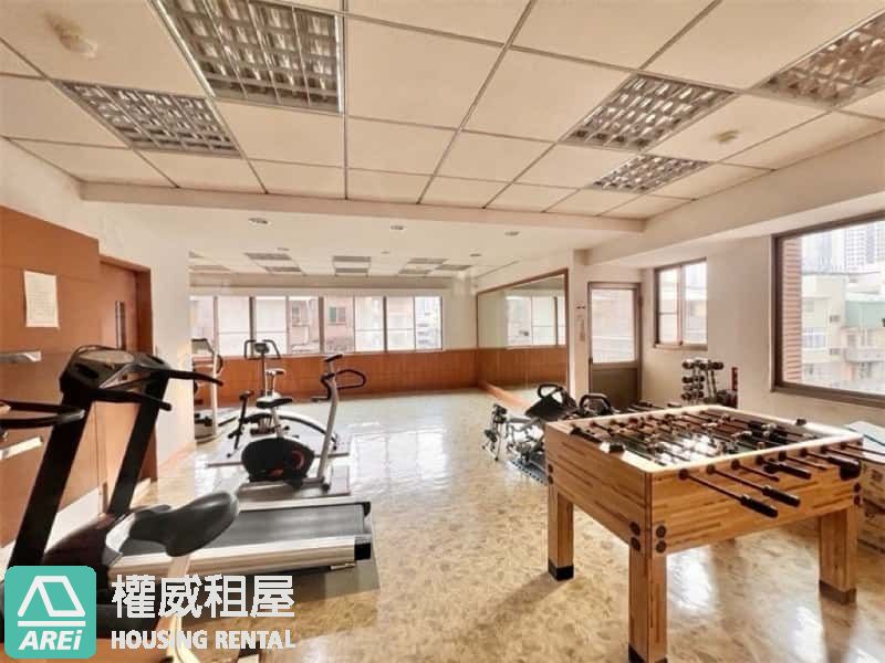 🏠增產報國或三代同堂，亞灣三多商圈捷運大四房平車