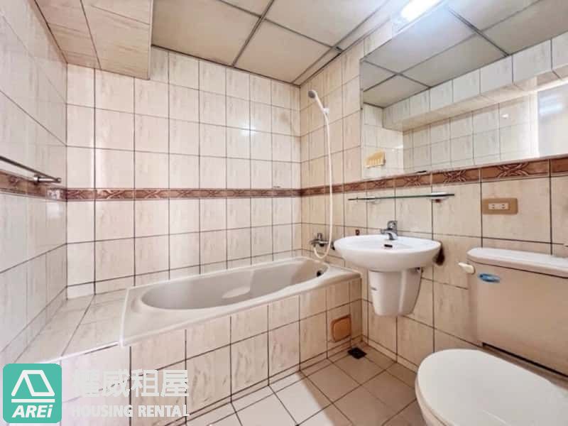 🏠增產報國或三代同堂，亞灣三多商圈捷運大四房平車