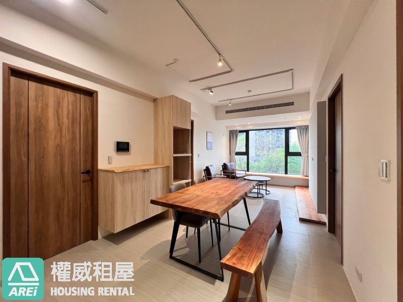 住在綠意樹梢泳池森遠平車３房(V)