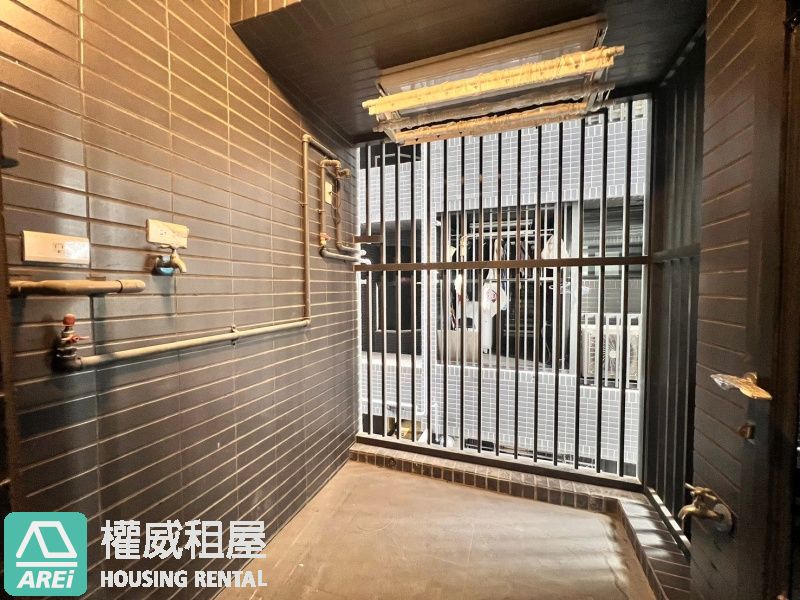 住在綠意樹梢泳池森遠平車３房(V)