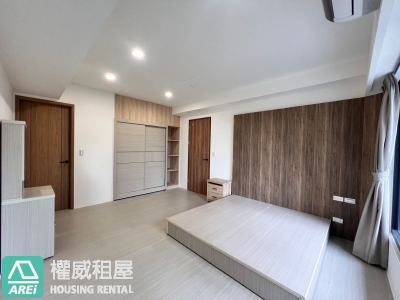住在綠意樹梢泳池森遠平車３房(V)