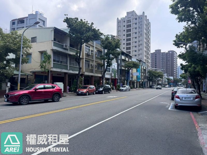 高雄黃金地段超人氣商圈漢神巨蛋瑞豐夜市指標三角窗(V)