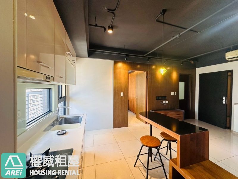 左營高鐵新光三越三鐵共構高樓兩房現代風格平移車位