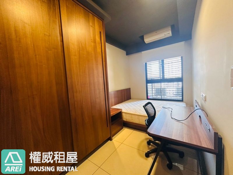左營高鐵新光三越三鐵共構高樓兩房現代風格平移車位