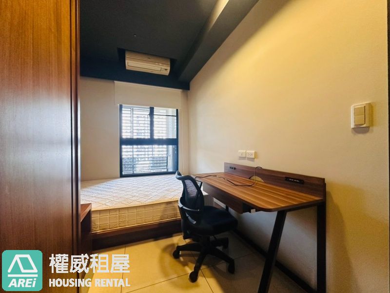 左營高鐵新光三越三鐵共構高樓兩房現代風格平移車位