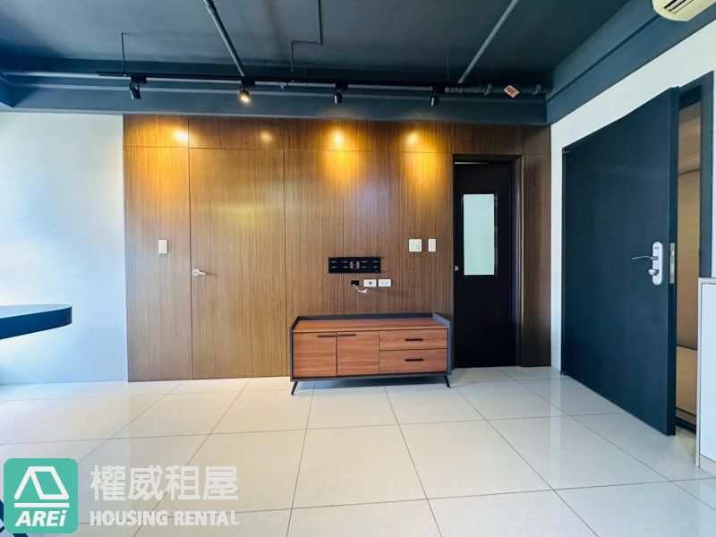 左營高鐵新光三越三鐵共構高樓兩房現代風格平移車位
