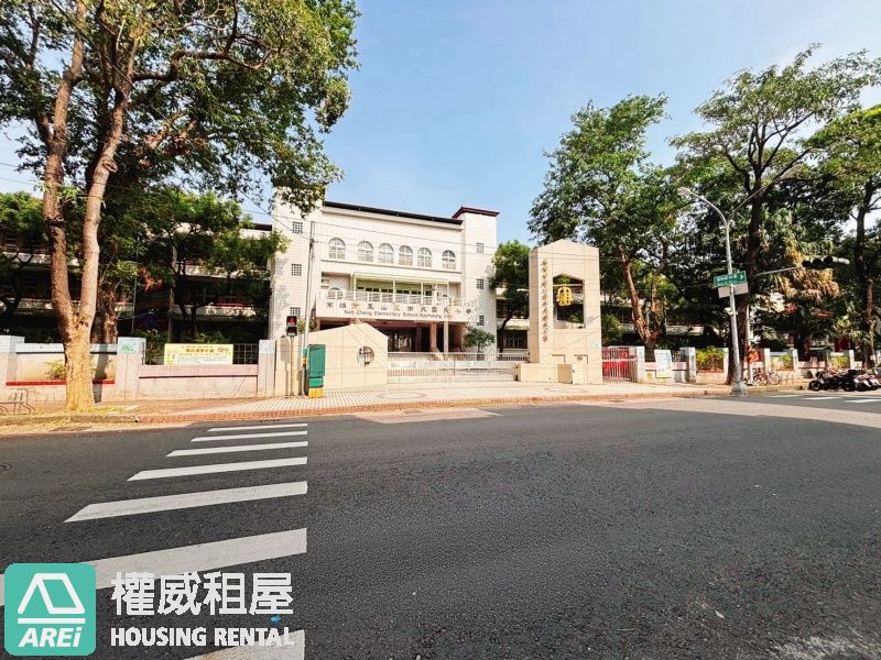 ✨五甲臨路透天有後花園，也可整棟變大｜土地真價值