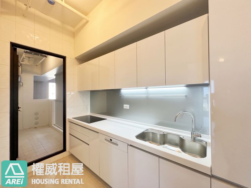 太普美術海｜極致海景御所｜擁品味層峰生活◆3+1房+雙平車(V)