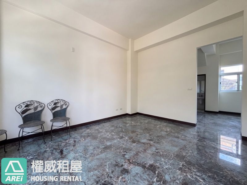 出門吃冷熱冰◆回家當桃樂絲｜潮州邊間優質雙車墅(V)