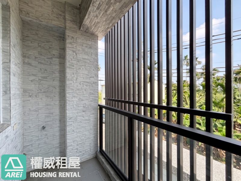 出門吃冷熱冰◆回家當桃樂絲｜潮州邊間優質雙車墅(V)